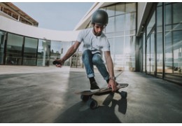 Apa Perbedaan Skateboard dan Longboard? Pelajari di Sini!